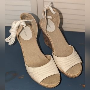 Old Navy Espadrille Wedge Sandals, Size 7, Cream
